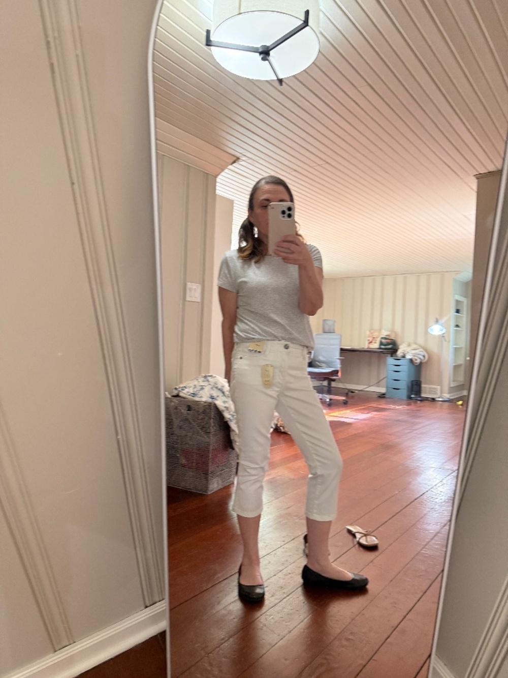 White capri pants new with tags size 2